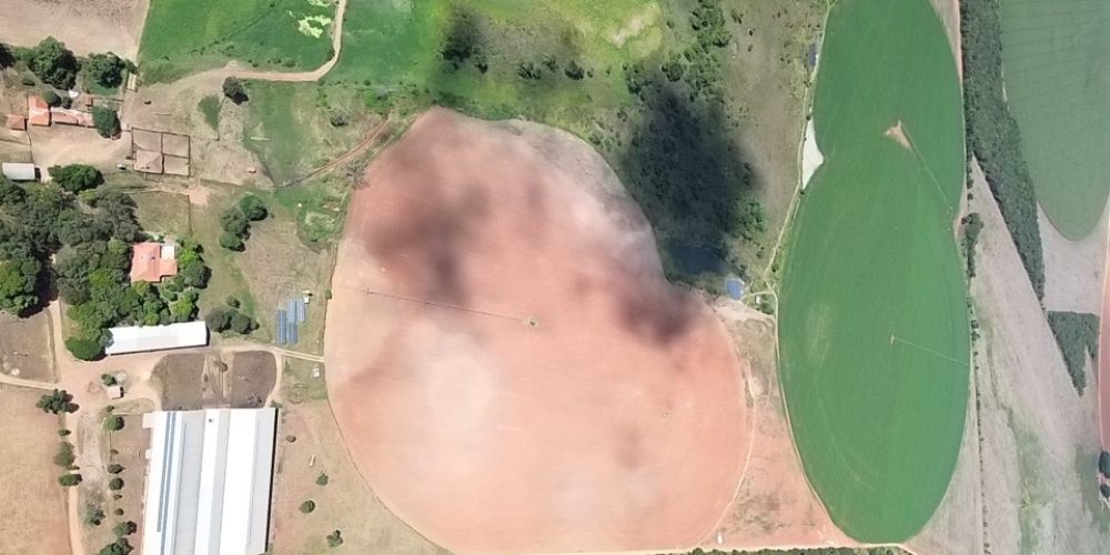 JVCE5297.DNG-divisa da fazenda a direita
